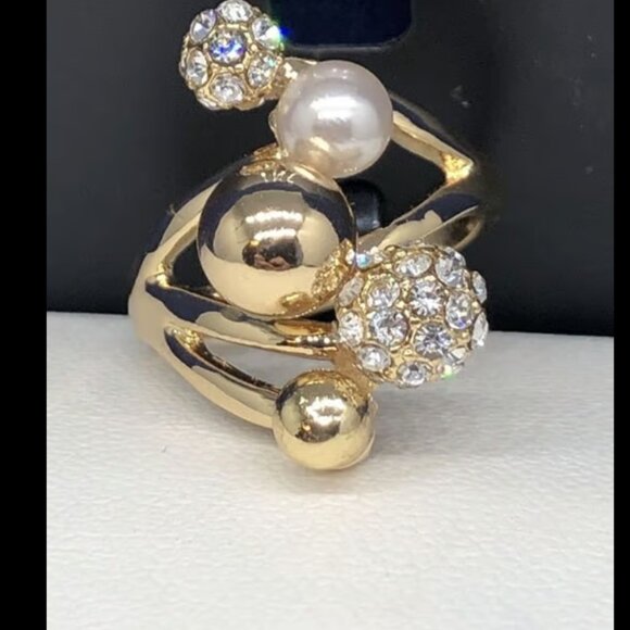 I.N.C Statement Ring SIZE 8 - Picture 1 of 3